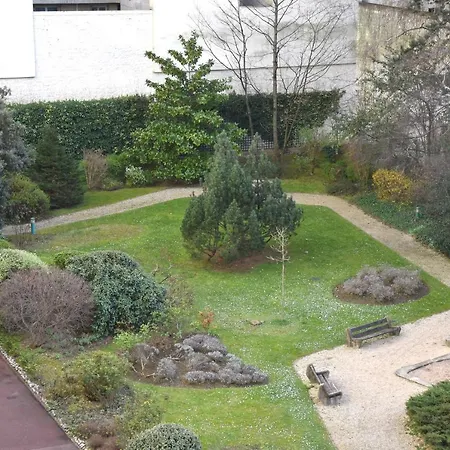 Porte De Versailles